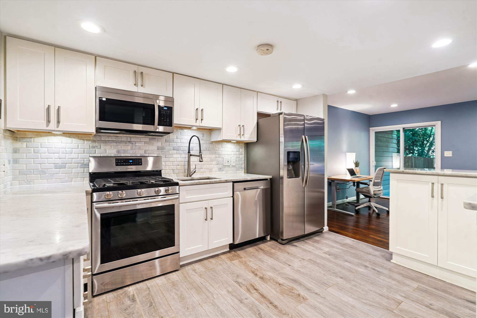 RESTON - Residential