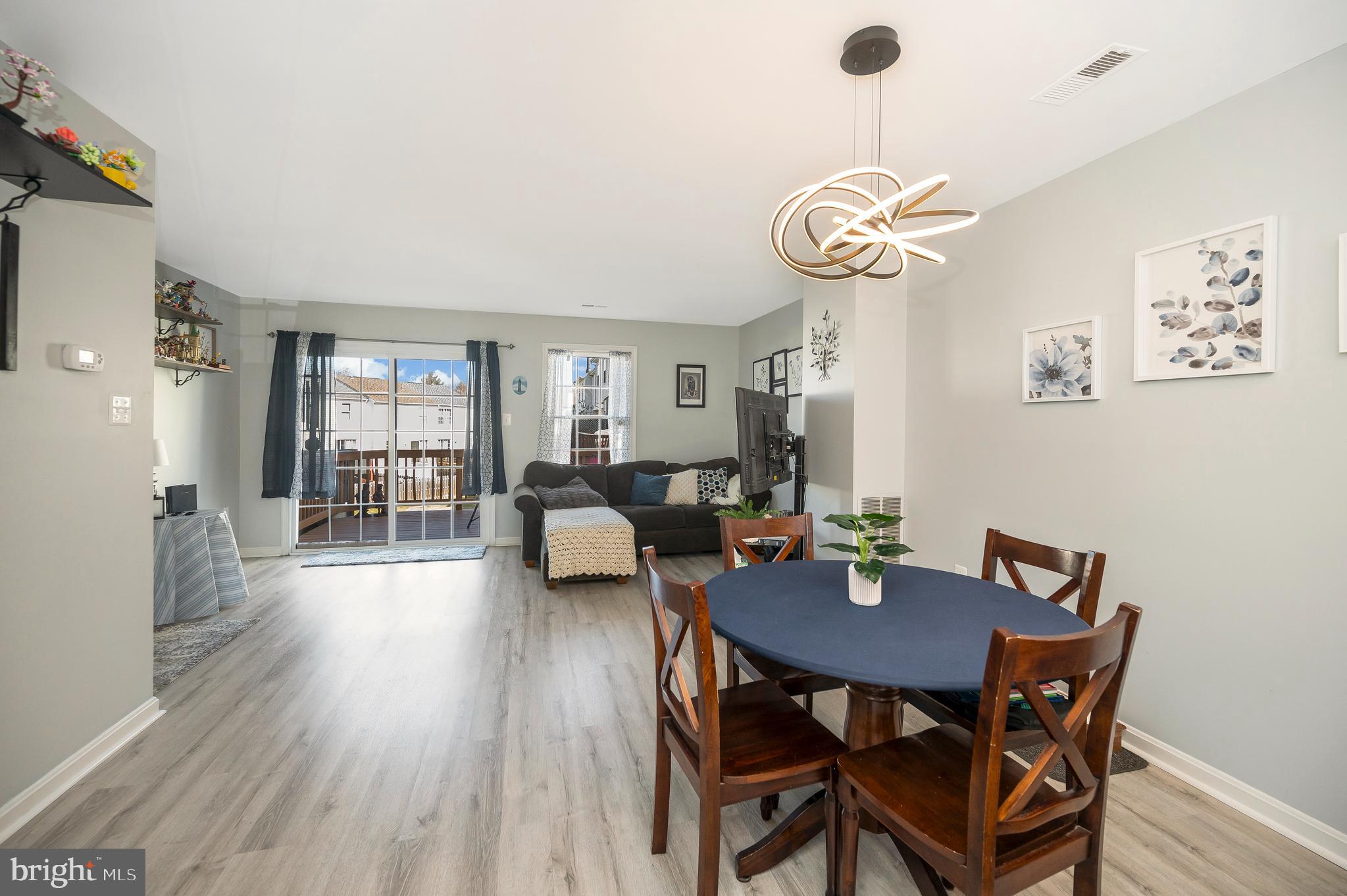 SUNNINGDALE MEADOWS - Residential