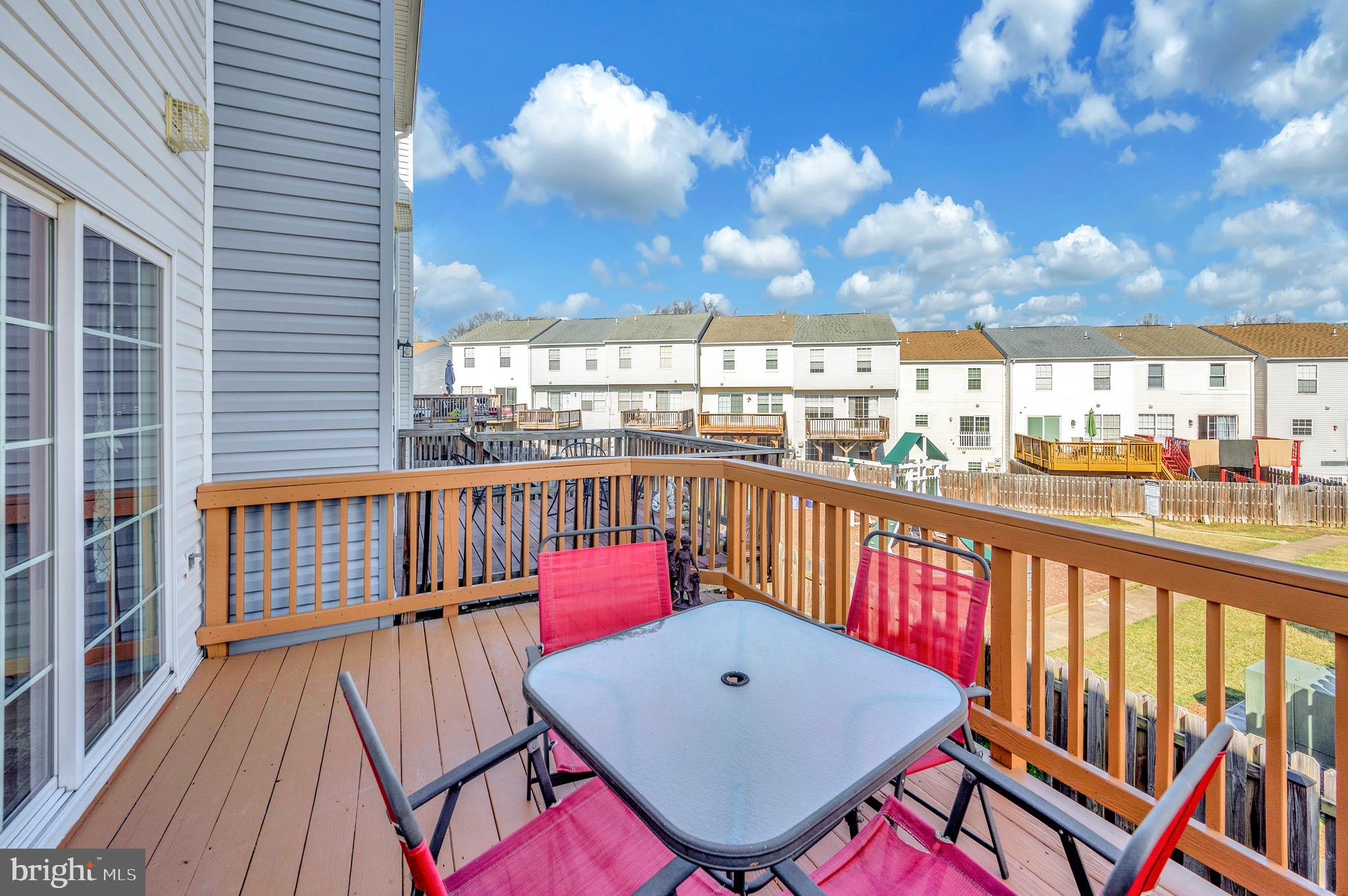 SUNNINGDALE MEADOWS - Residential