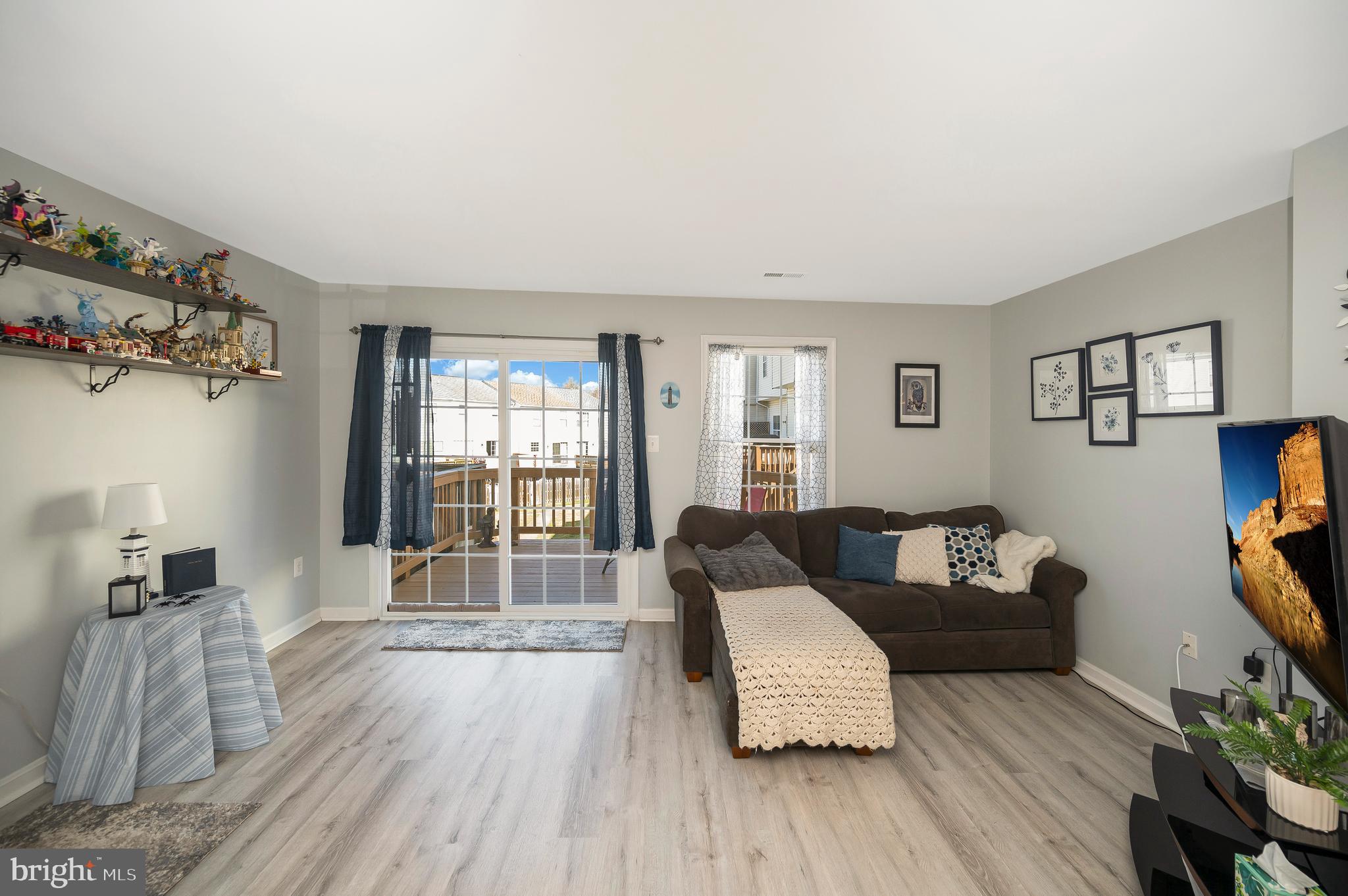 SUNNINGDALE MEADOWS - Residential