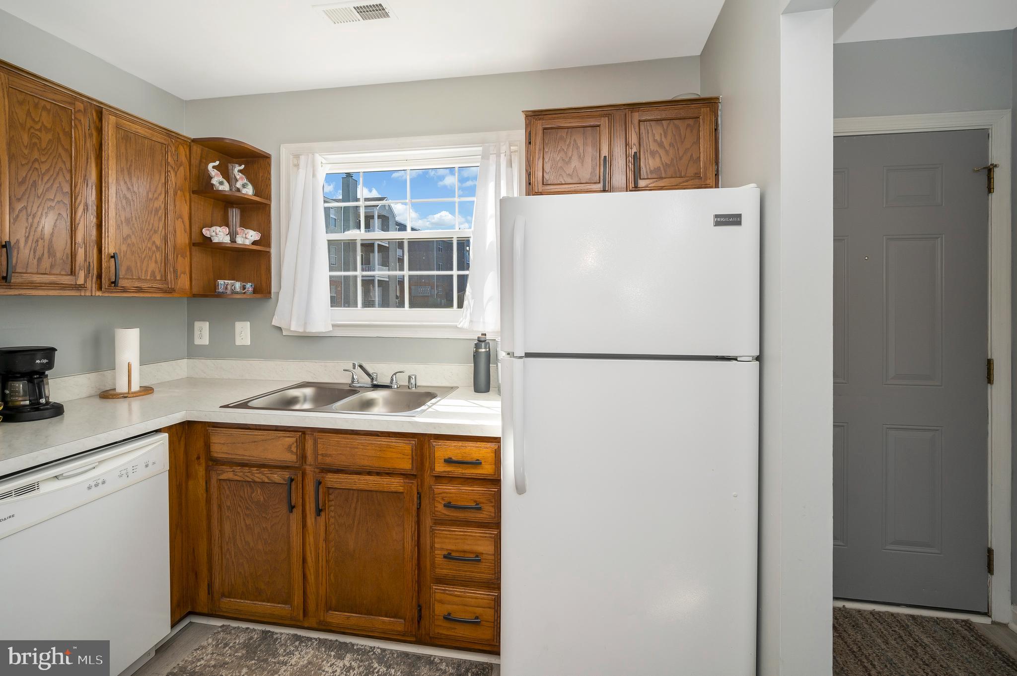 SUNNINGDALE MEADOWS - Residential