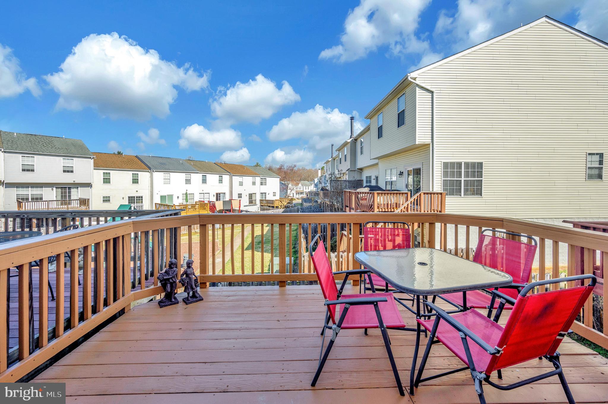 SUNNINGDALE MEADOWS - Residential