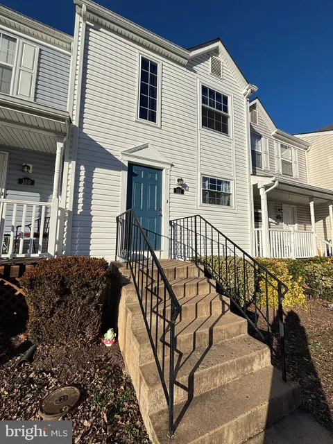 111 Picadilly Lane Unit 98, Stafford, VA MLS: VAST2036042