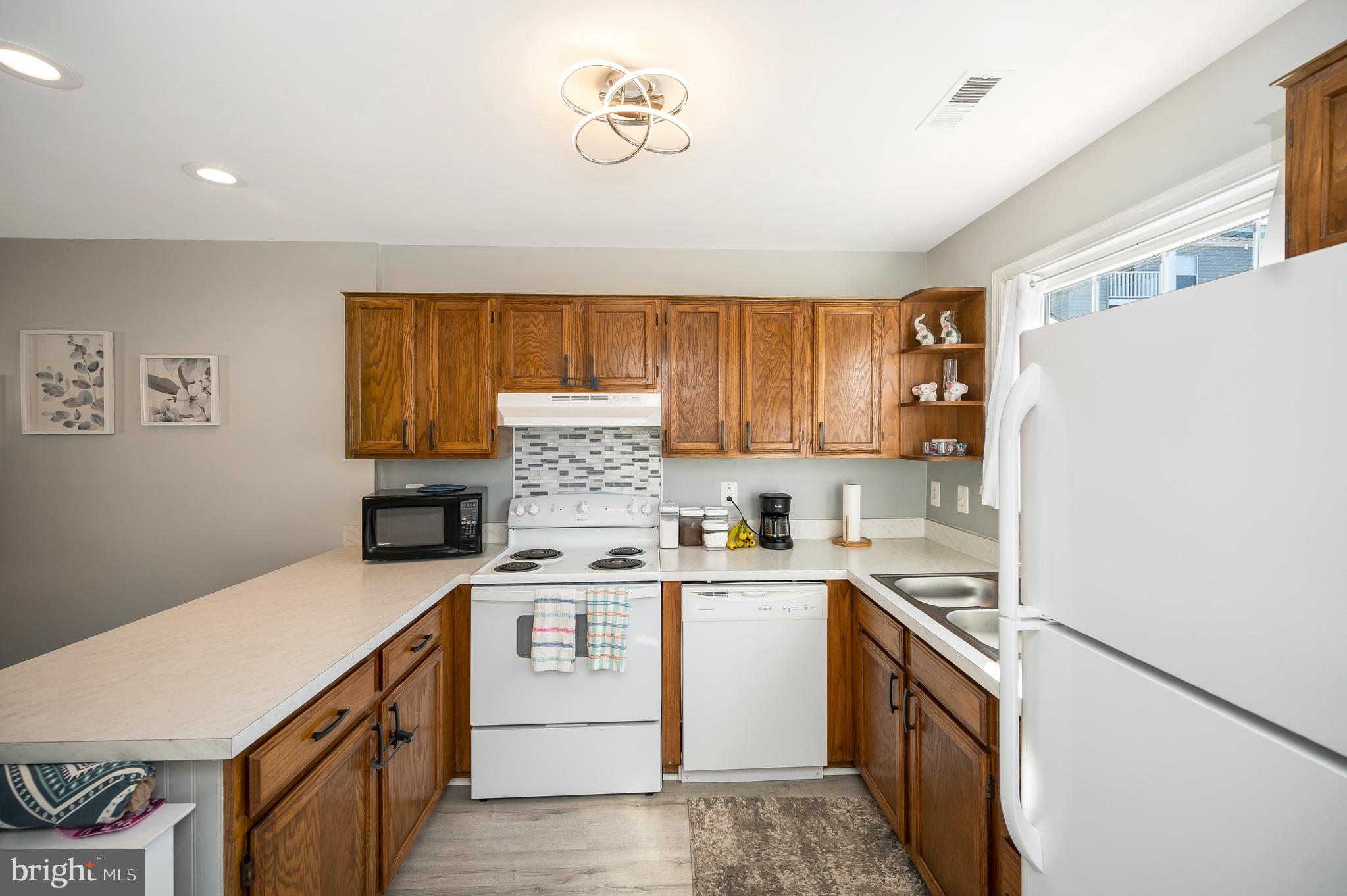 SUNNINGDALE MEADOWS - Residential