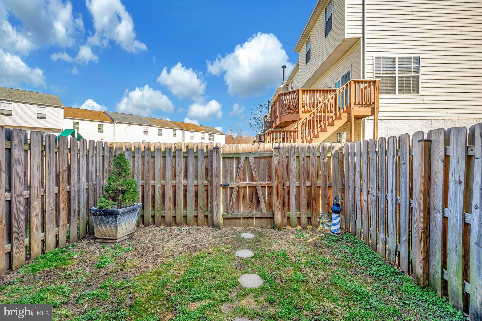 SUNNINGDALE MEADOWS - Residential