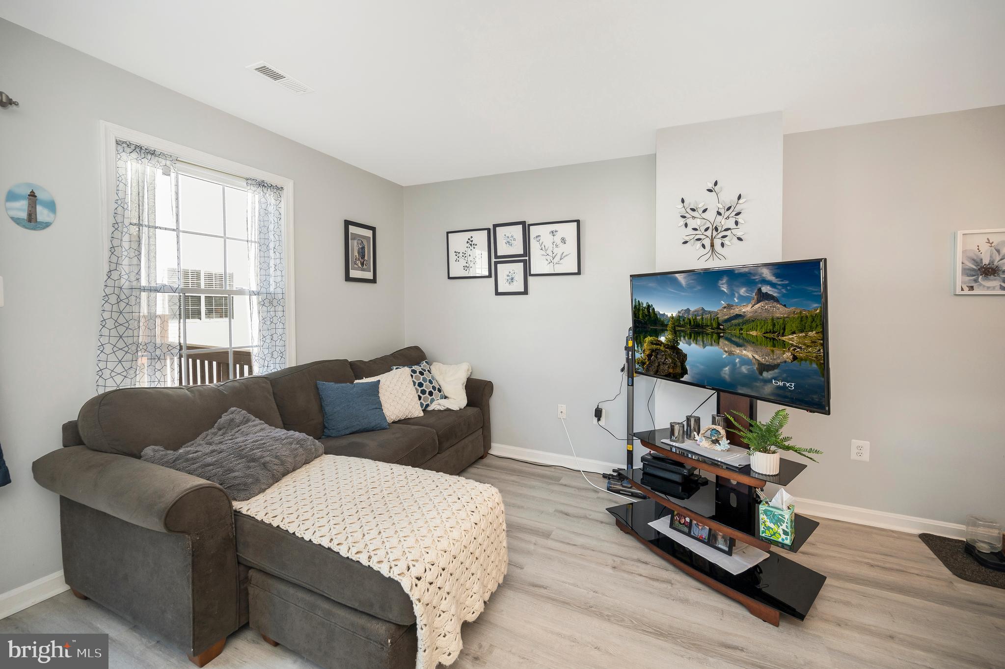 SUNNINGDALE MEADOWS - Residential