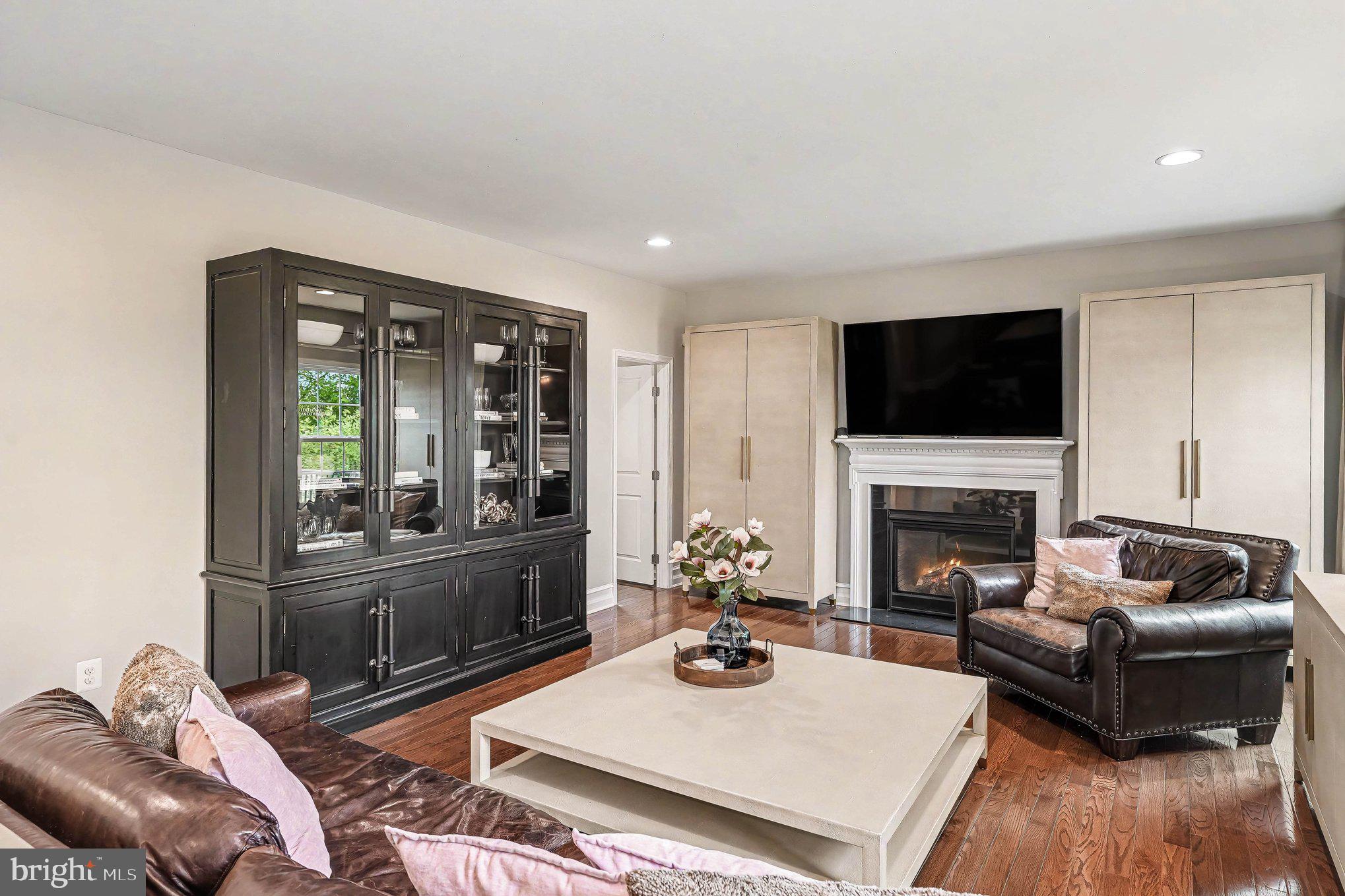PRES AT MONTGOMERY - Residential