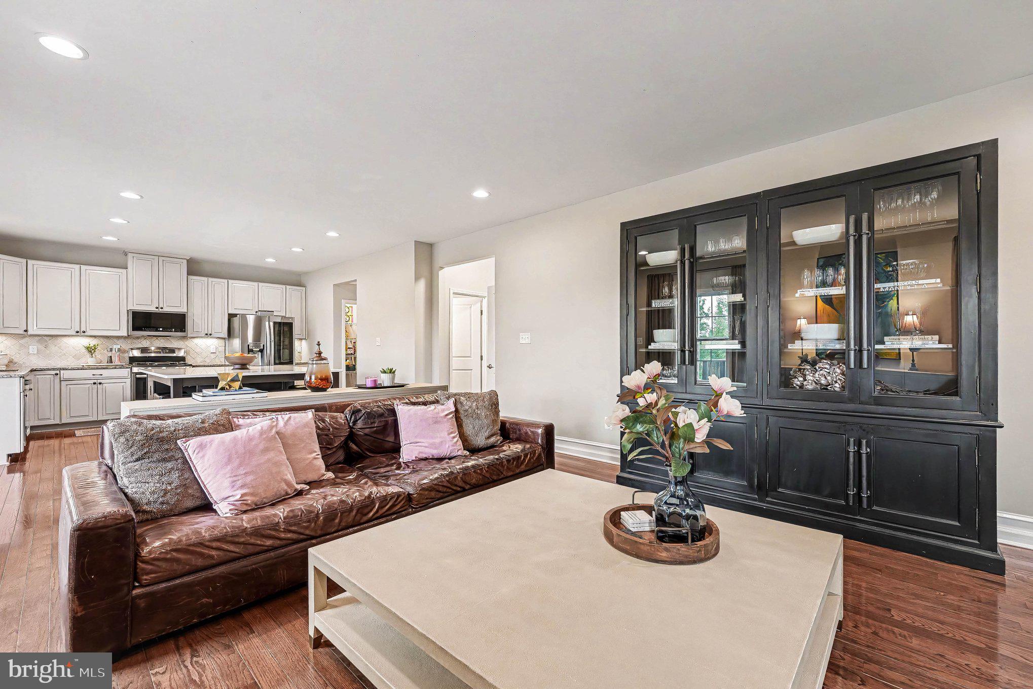 PRES AT MONTGOMERY - Residential