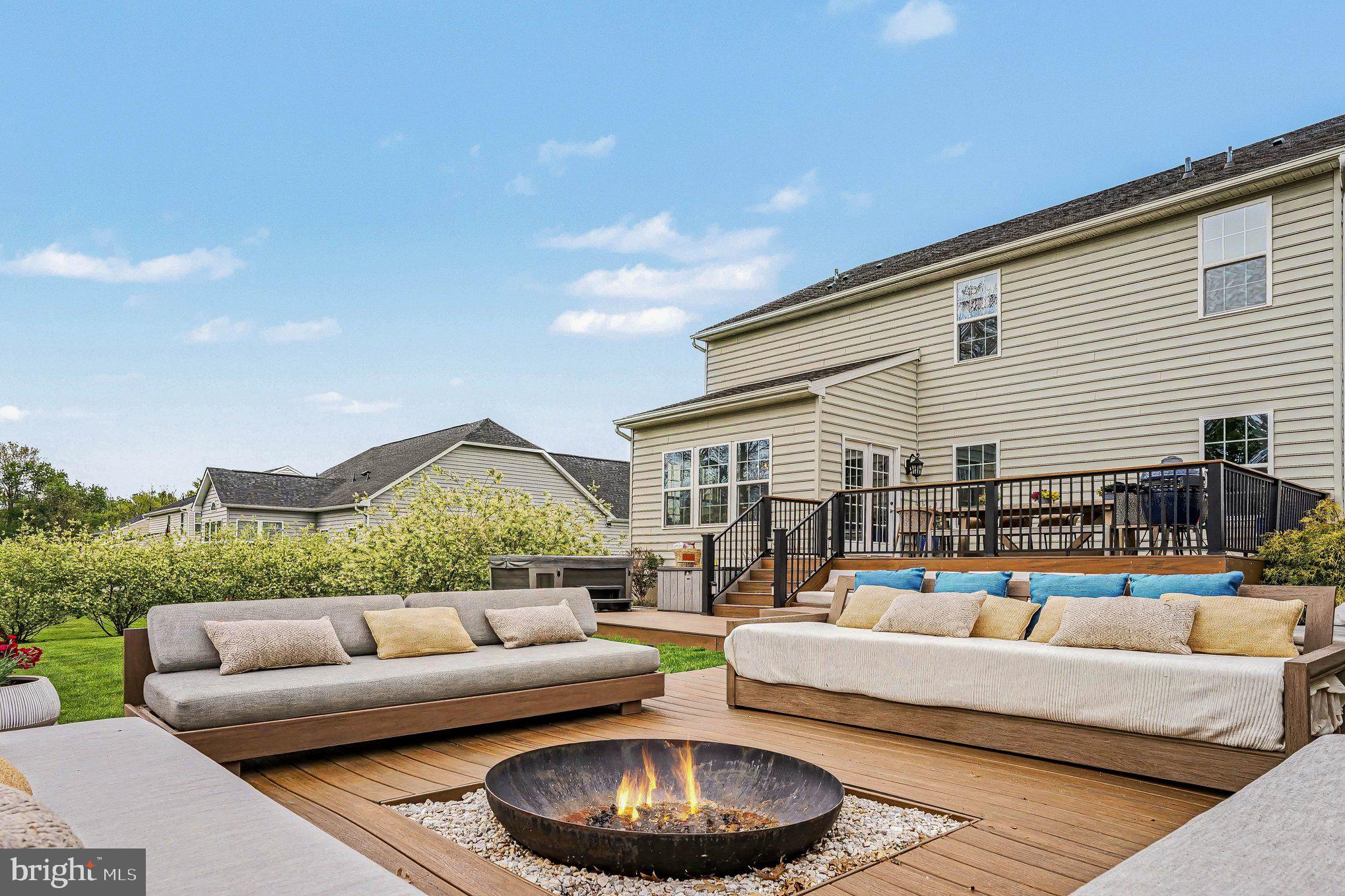 PRES AT MONTGOMERY - Residential