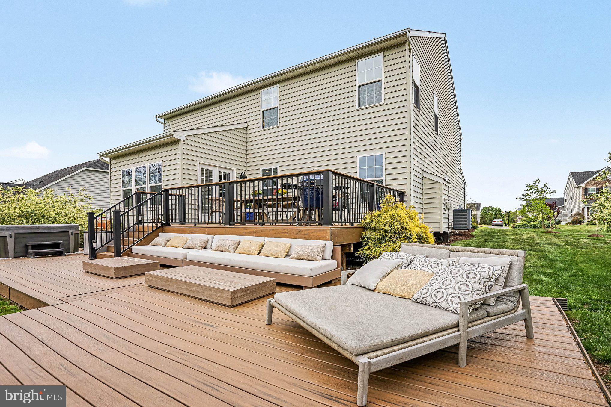 PRES AT MONTGOMERY - Residential