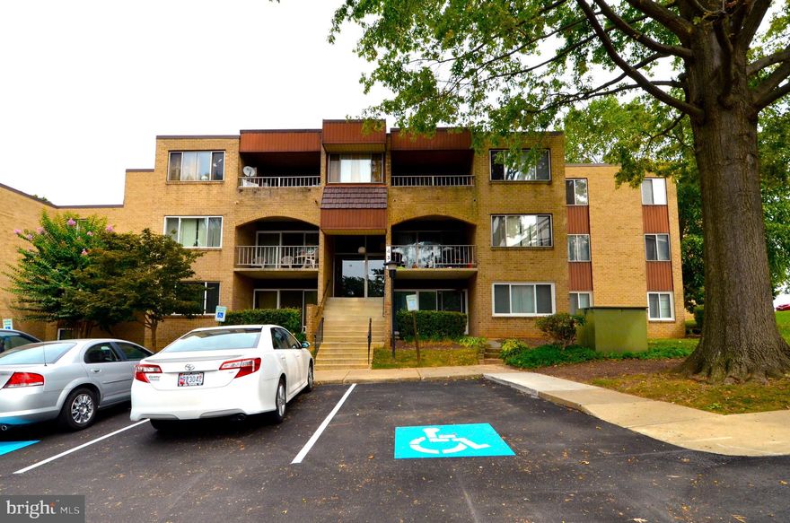 Condo was fully renovated in 2017, stainless steel appliances, Washer and dryer in-unit. It is a beautiful 2 bedrooms, 1 Den and 2 bathrooms, hardwood floor on living and dining area, carpet in bedrooms. Fully renovated bathrooms. Excellent opportunity for investors, Tenants have contract that ends on August 31st 2021 with possibility of renew it for more time if owner agrees.   Excellent location, 10 min from Shady Grove metro station, 5 min from Lake Forest Mall, 10 min from Costco, Sam's Club, Ross, Burlington, Restaurants.
