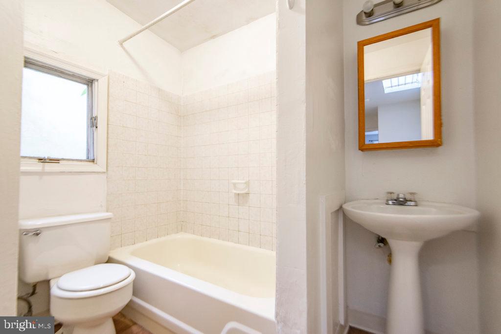 GRADUATE HOSPITAL - Residential Lease