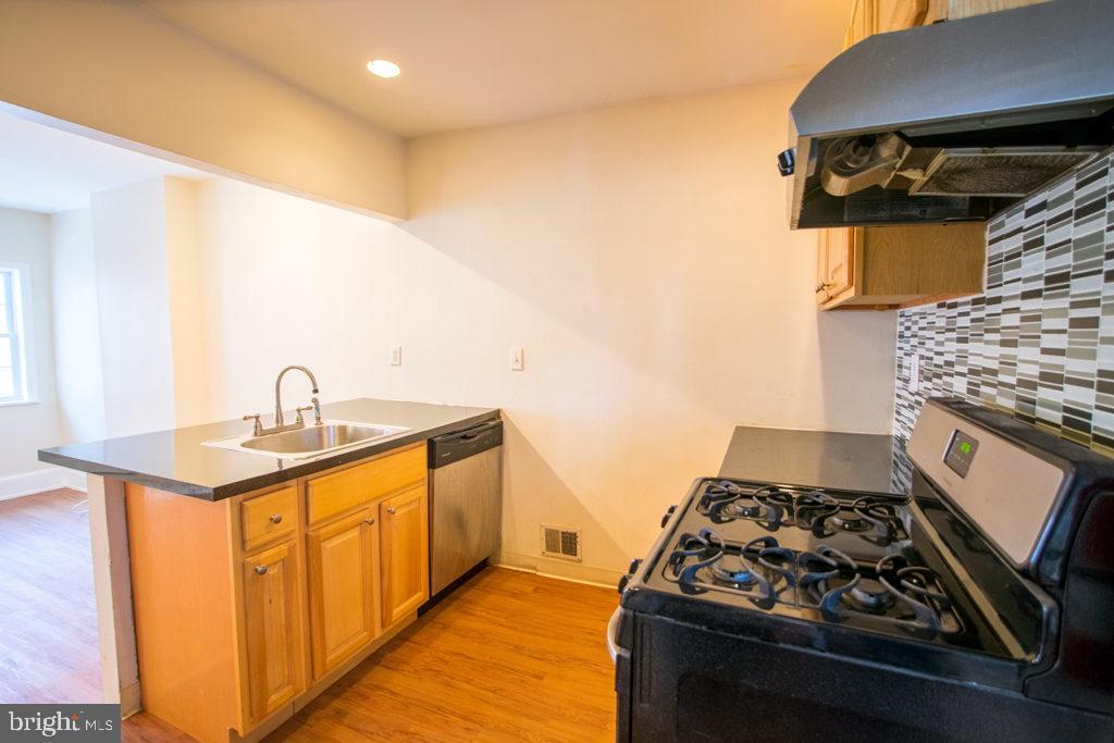 GRADUATE HOSPITAL - Residential Lease