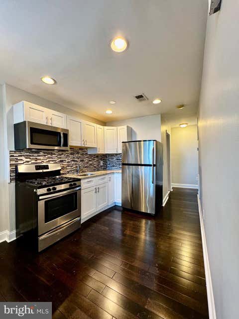 Townhouse For Rent - 139 E North Avenue #3<br/> BALTIMORE, MD 21202