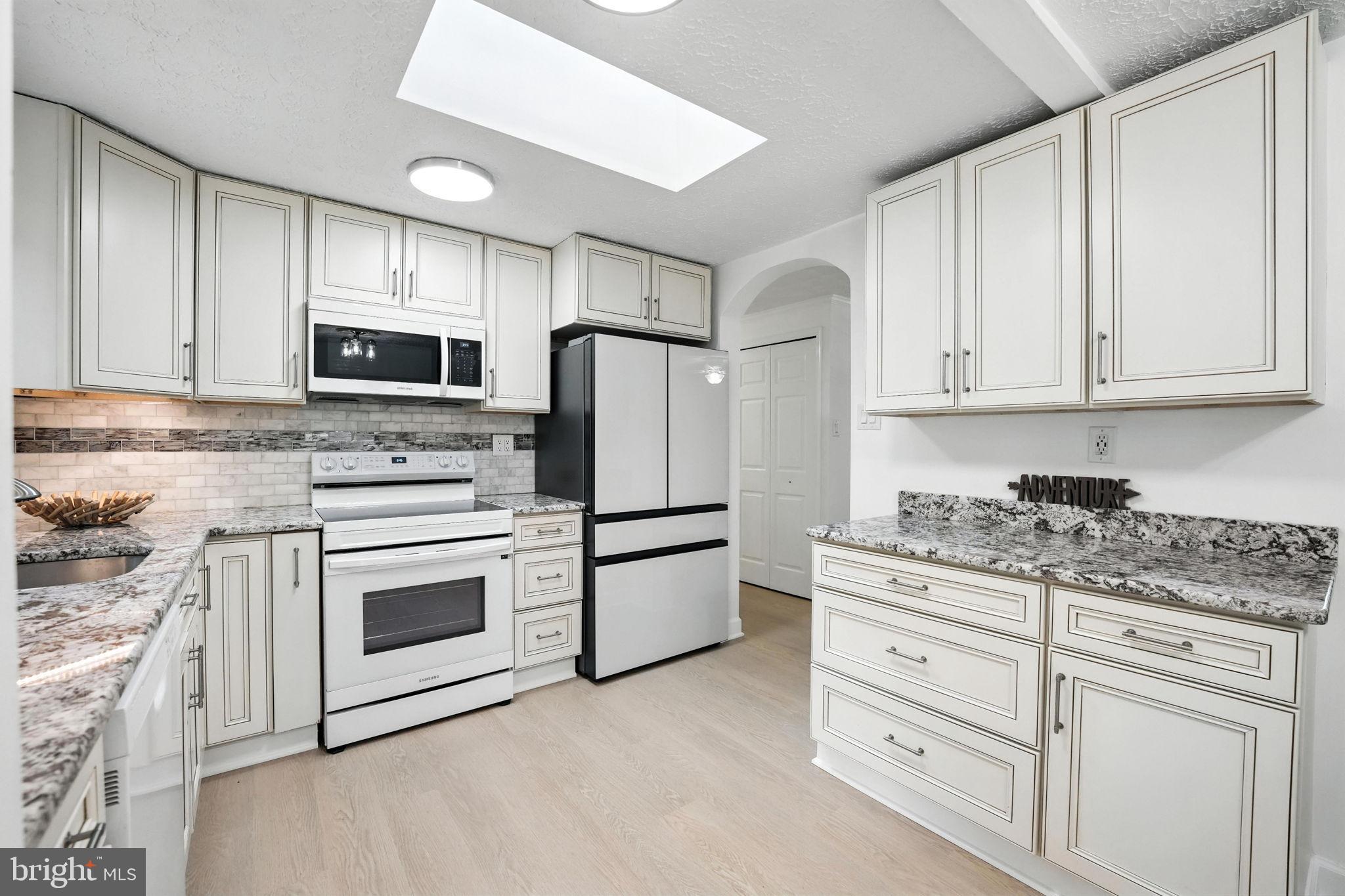 2527 TABOR COURT