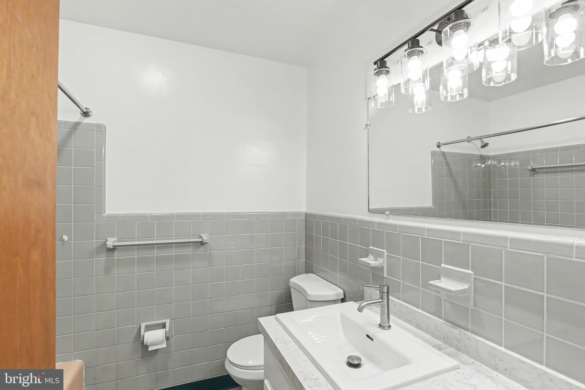 RIVERVIEW - Residential Lease