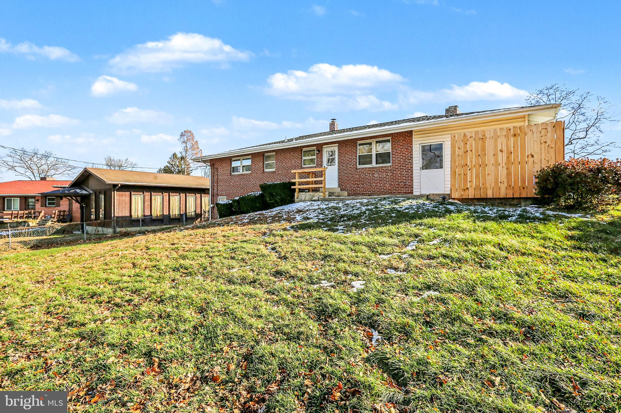 RIVERVIEW - Residential Lease