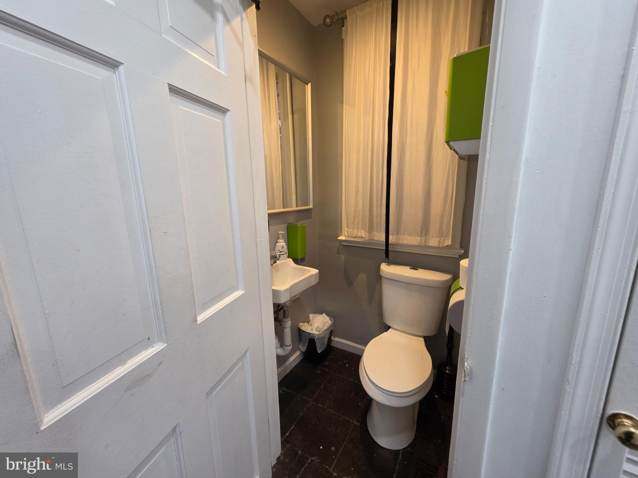 1210 PENNSYLVANIA AVENUE SE