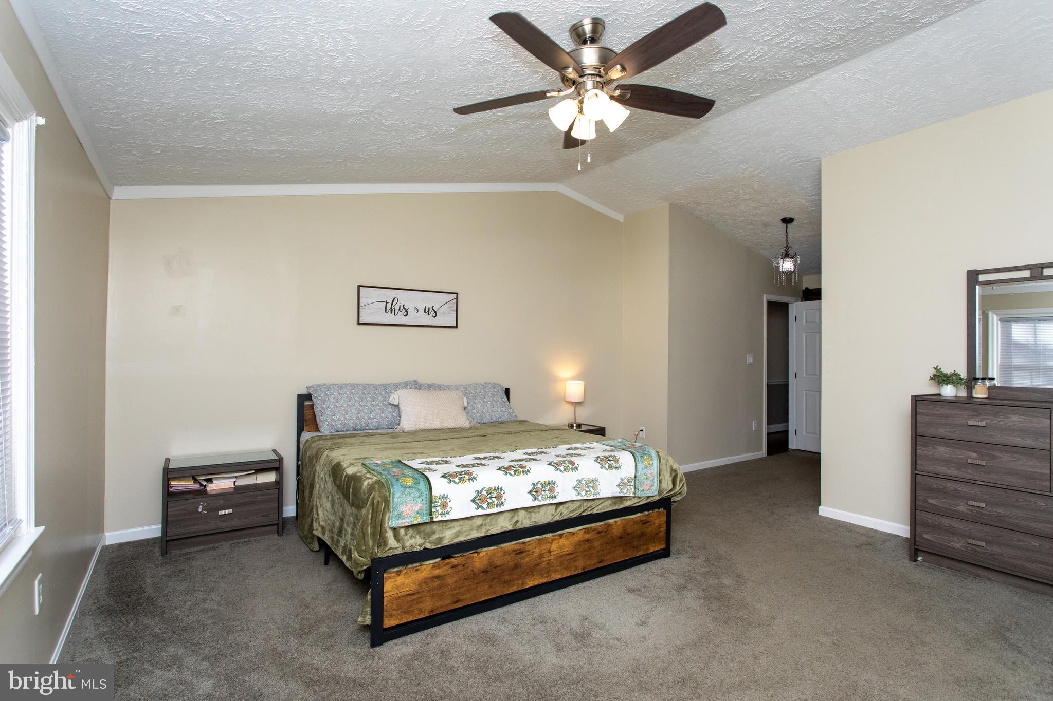 COUNTRY LAKES - Residential