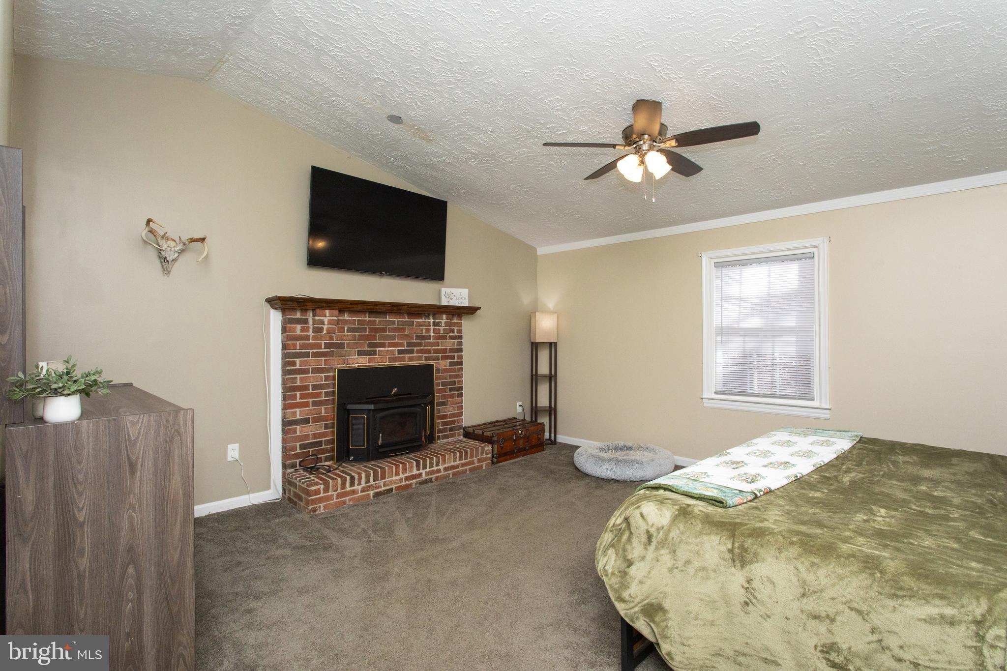 COUNTRY LAKES - Residential