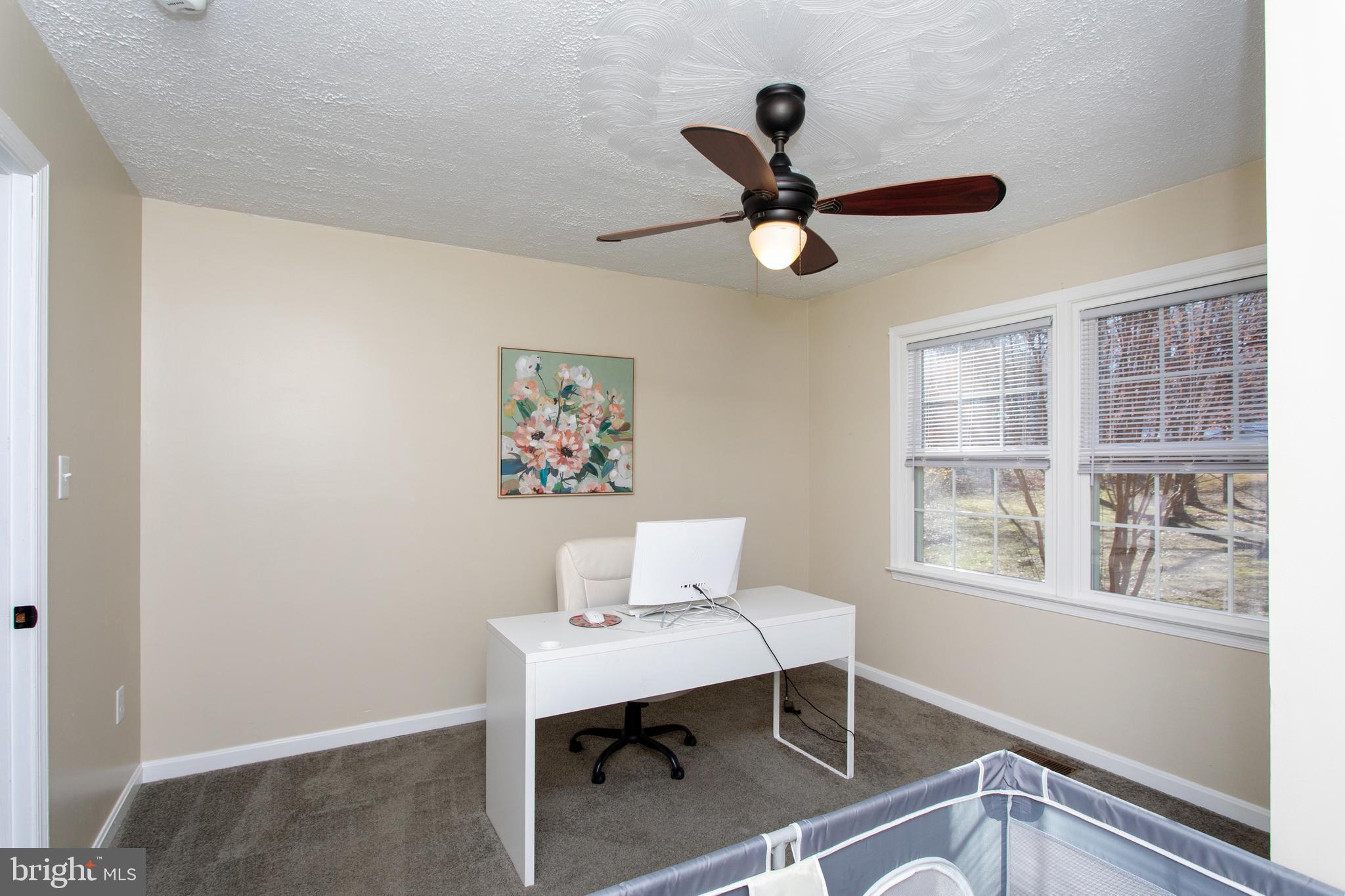 COUNTRY LAKES - Residential