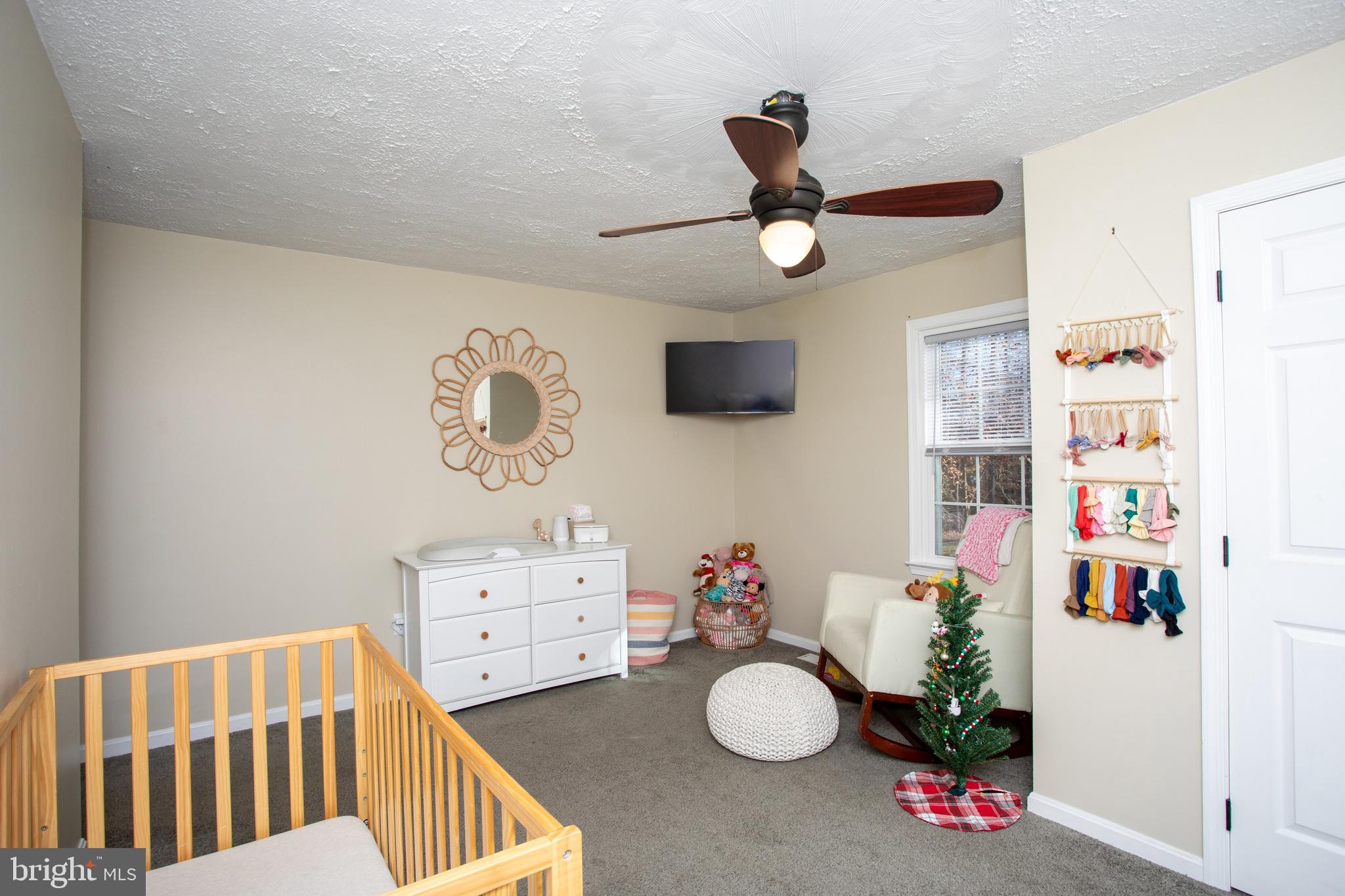 COUNTRY LAKES - Residential