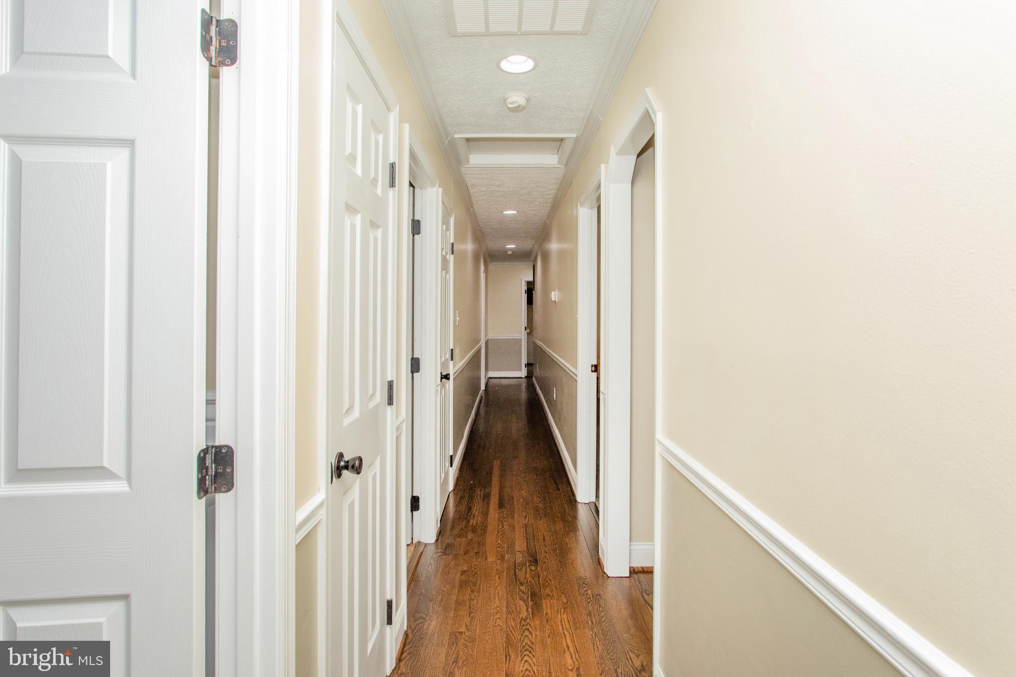 COUNTRY LAKES - Residential