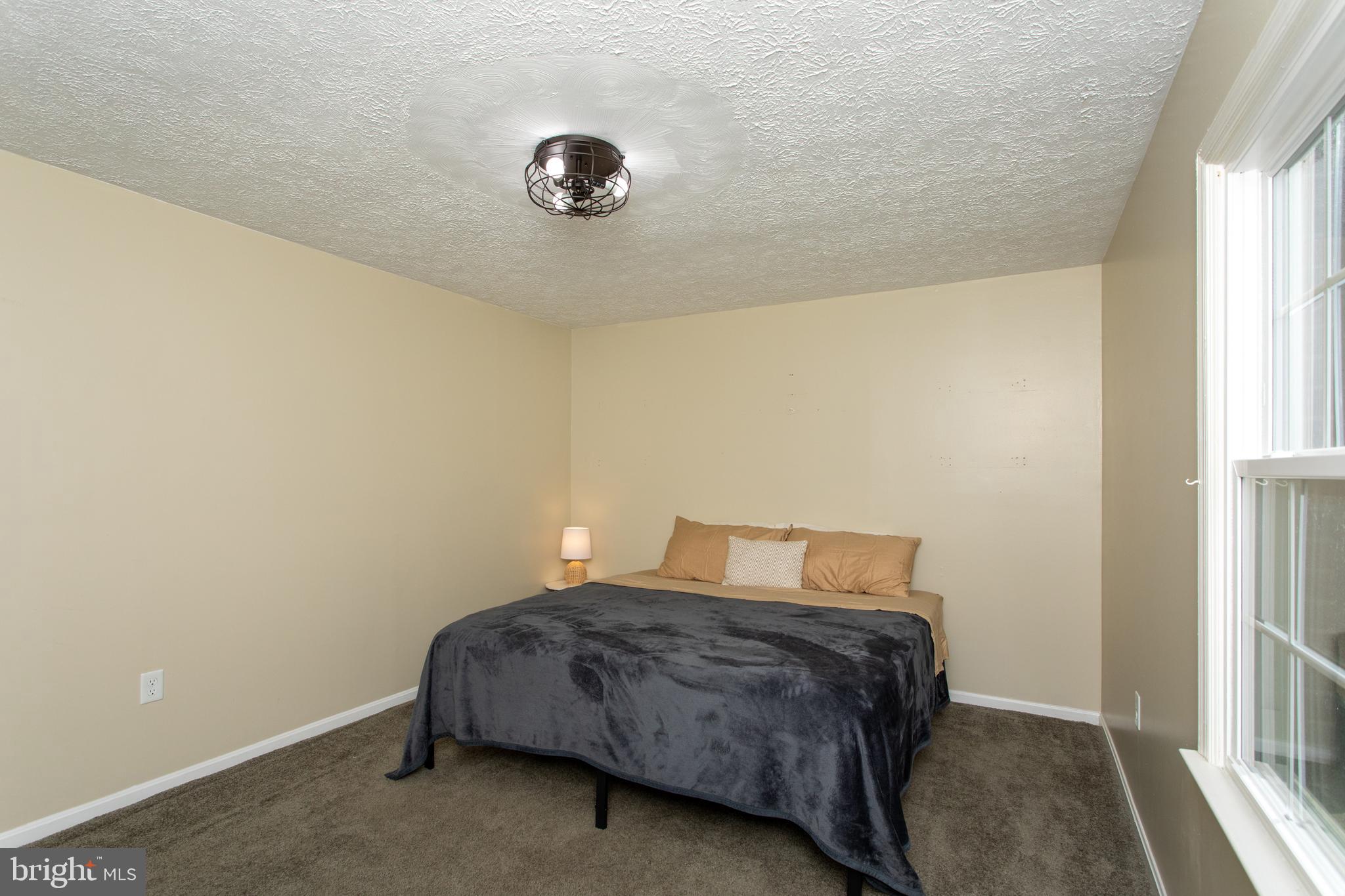 COUNTRY LAKES - Residential