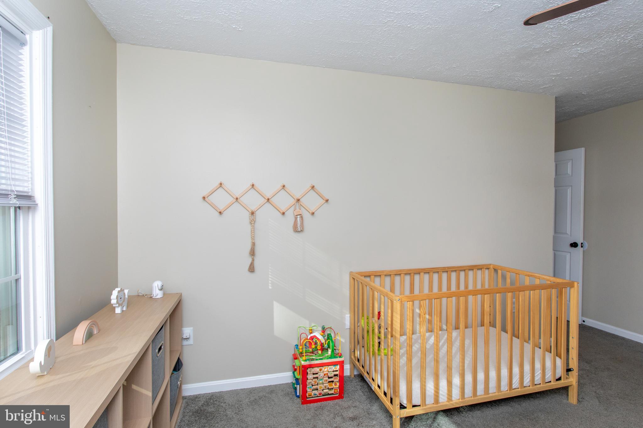 COUNTRY LAKES - Residential