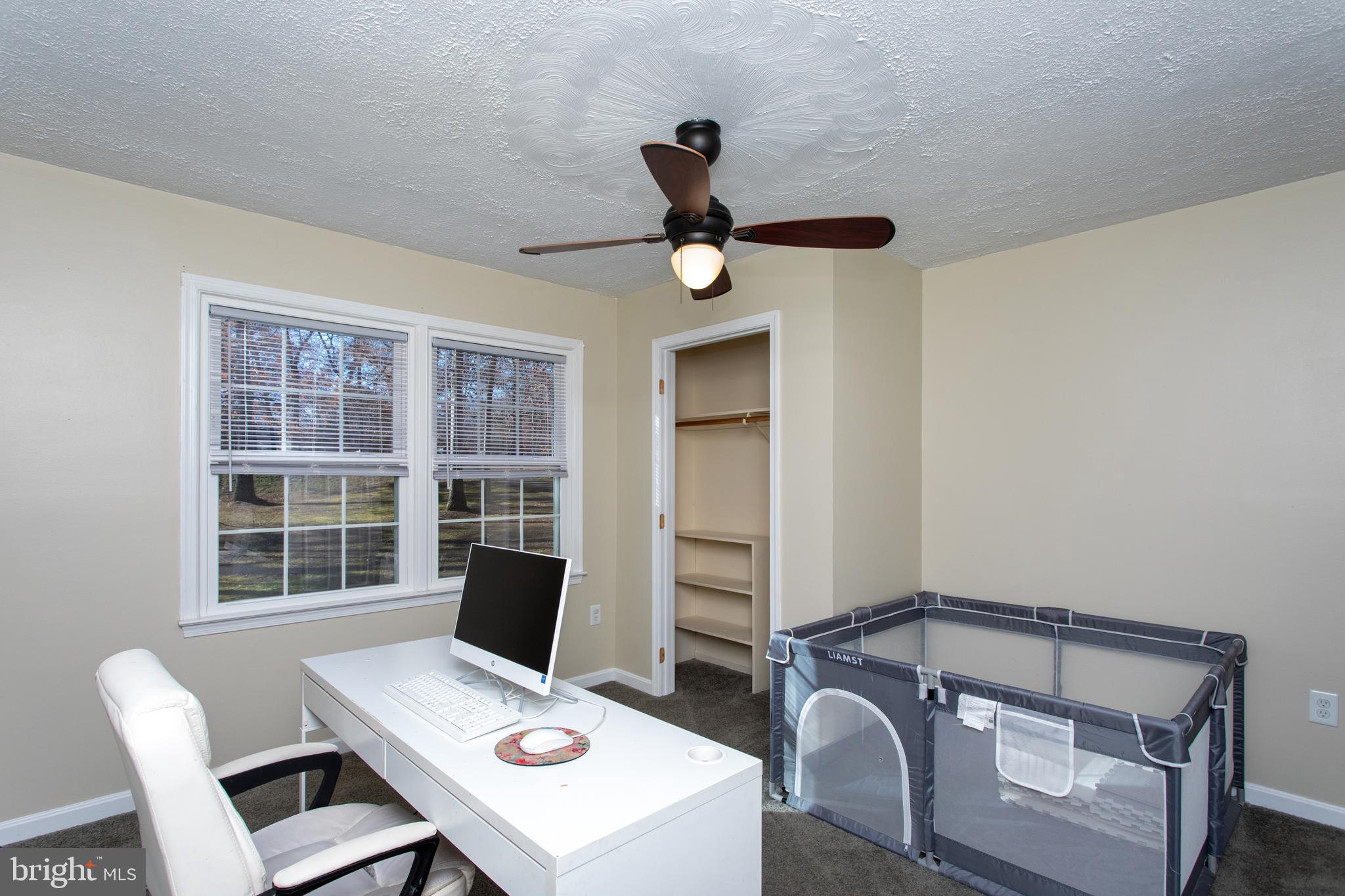 COUNTRY LAKES - Residential