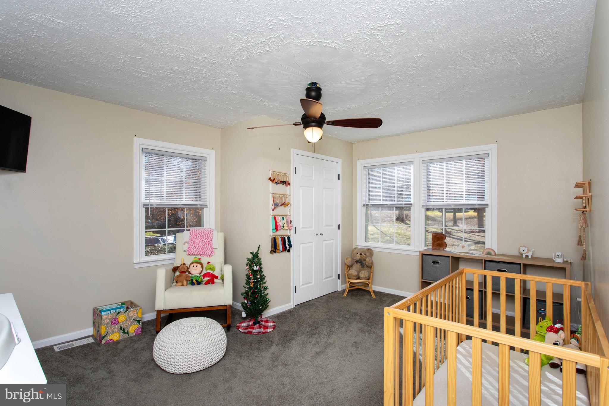 COUNTRY LAKES - Residential