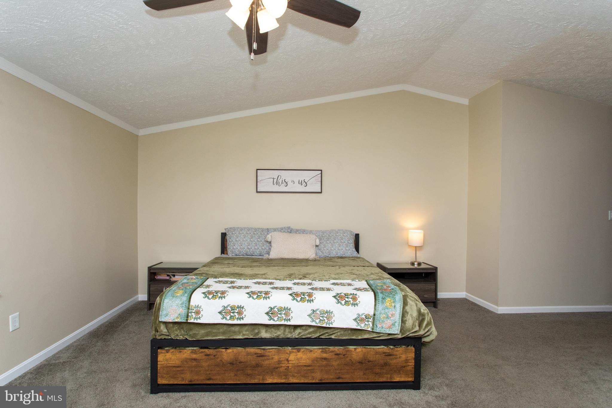 COUNTRY LAKES - Residential