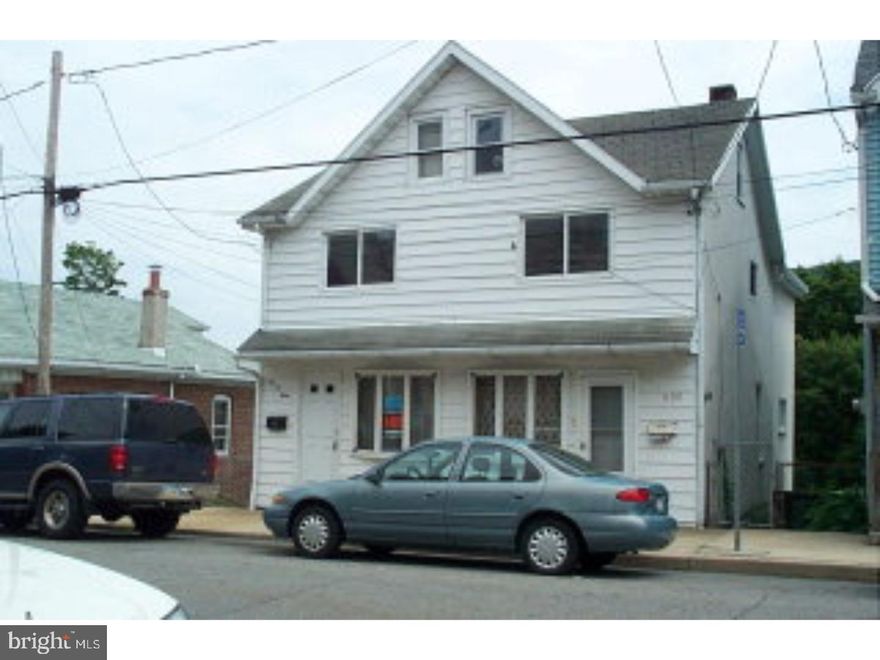 ROOM ON THIRD FLOOR FINISHED FOR A BEDROOM BUT NEEDS HEAT (ELECTRIC BASEBOARD COULD BE AN EASY OPTION) FENCED IN YARD!  FAMILY ROOM IN LOWER LEVEL WITH OUTSIDE ENTRANCE.  ALMOST ALL NEWER WINDOWS.  EXTERIOR IN VERY GOOD CONDITION. Color: WHITE Amp: 100