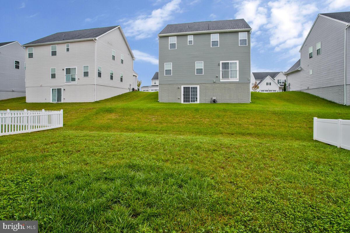 MEADE'S CROSSING - Residential