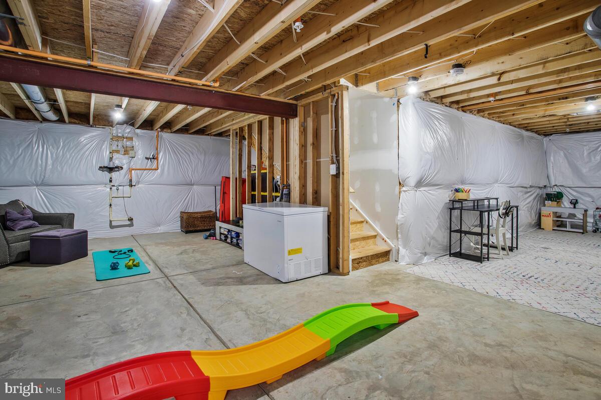 MEADE'S CROSSING - Residential