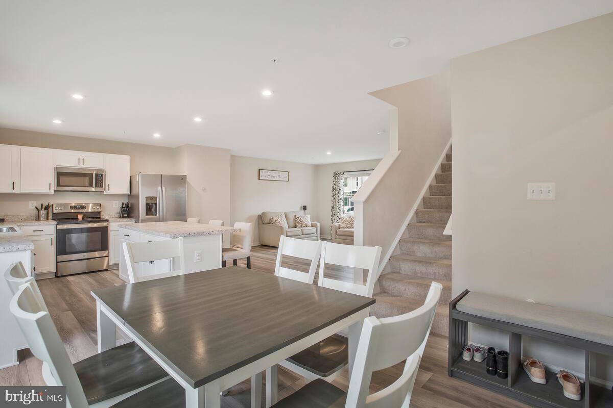 MEADE'S CROSSING - Residential