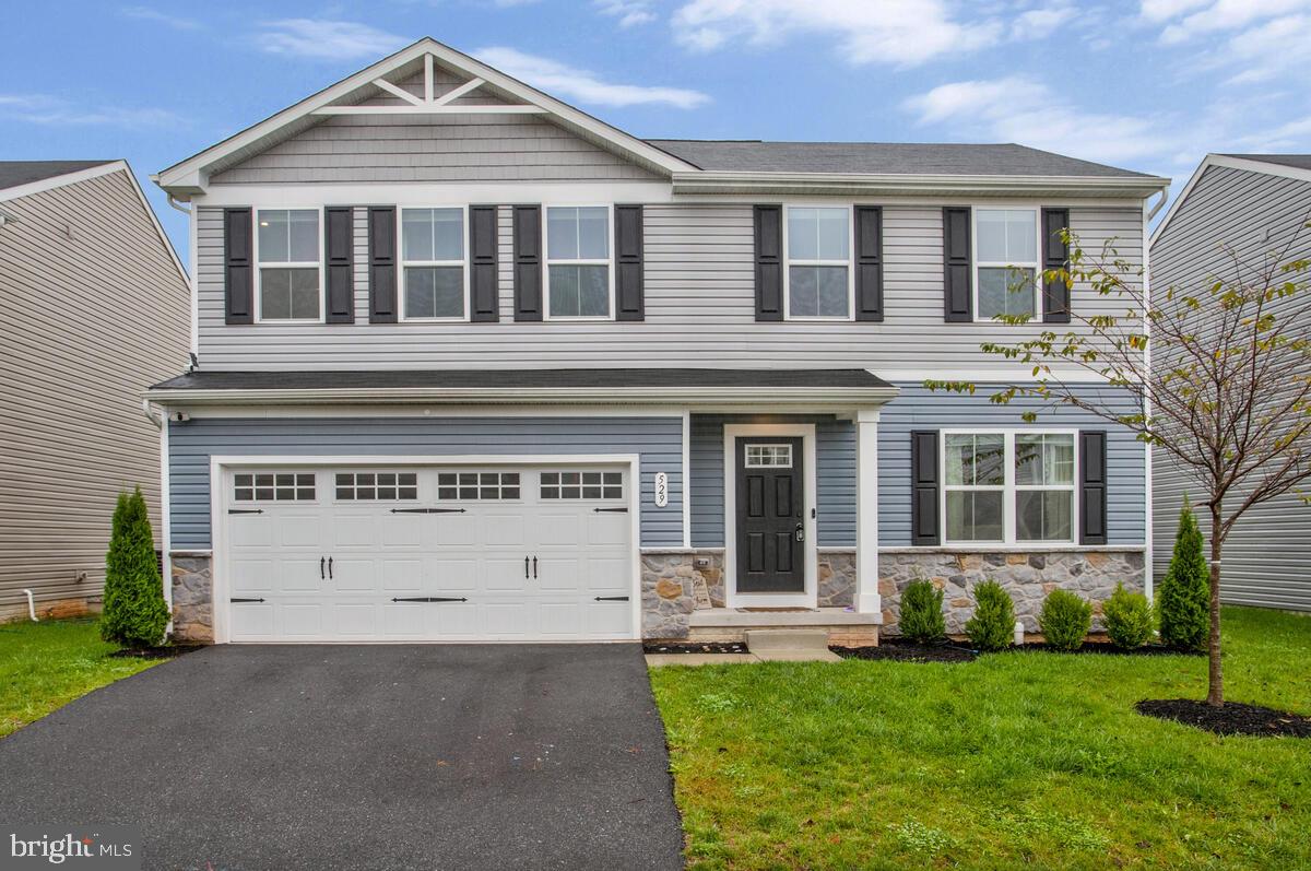 MEADE'S CROSSING - Residential