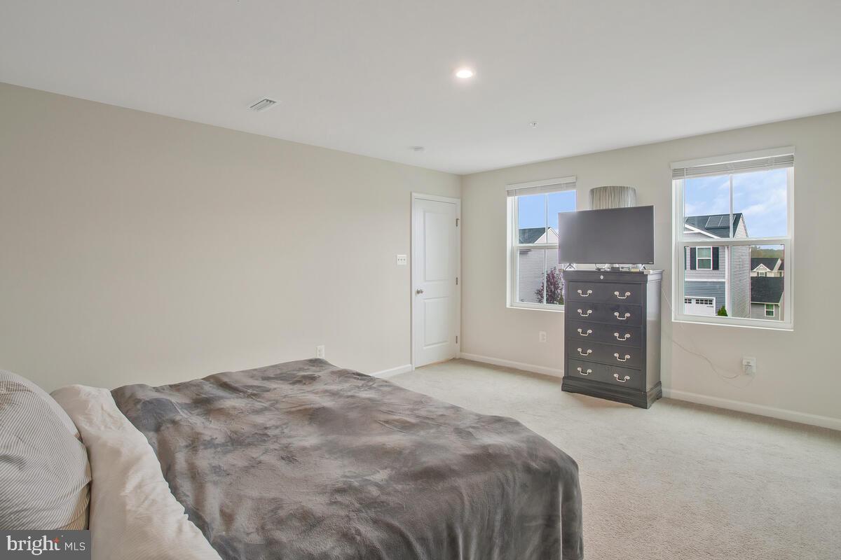 MEADE'S CROSSING - Residential