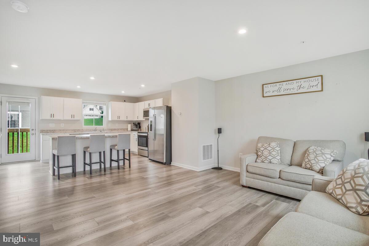 MEADE'S CROSSING - Residential