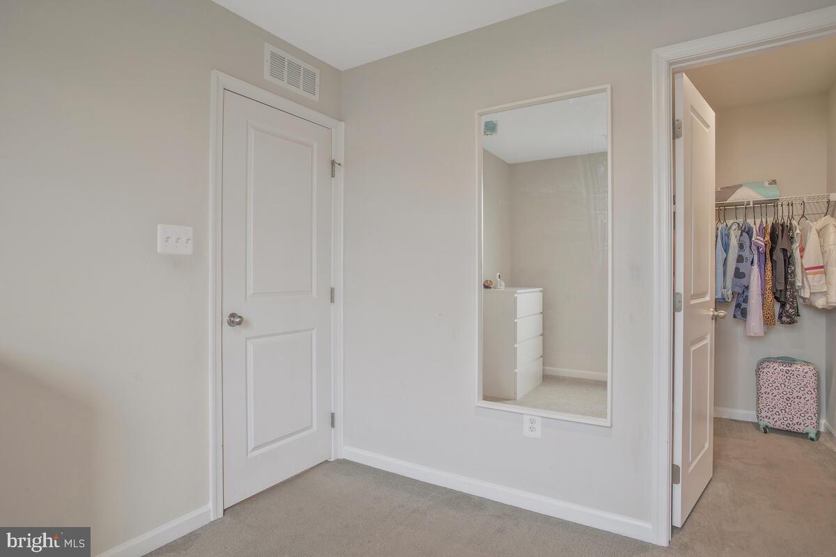 MEADE'S CROSSING - Residential