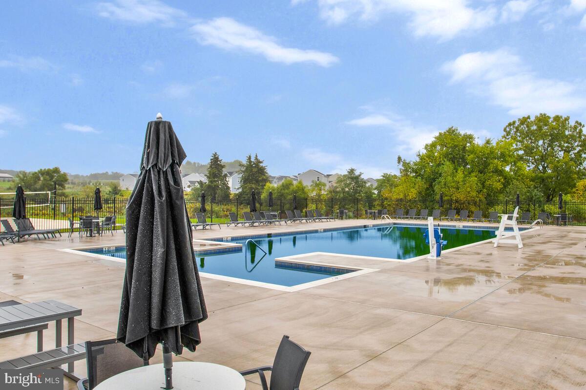 MEADE'S CROSSING - Residential