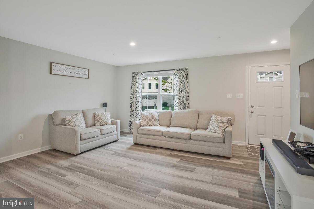 MEADE'S CROSSING - Residential