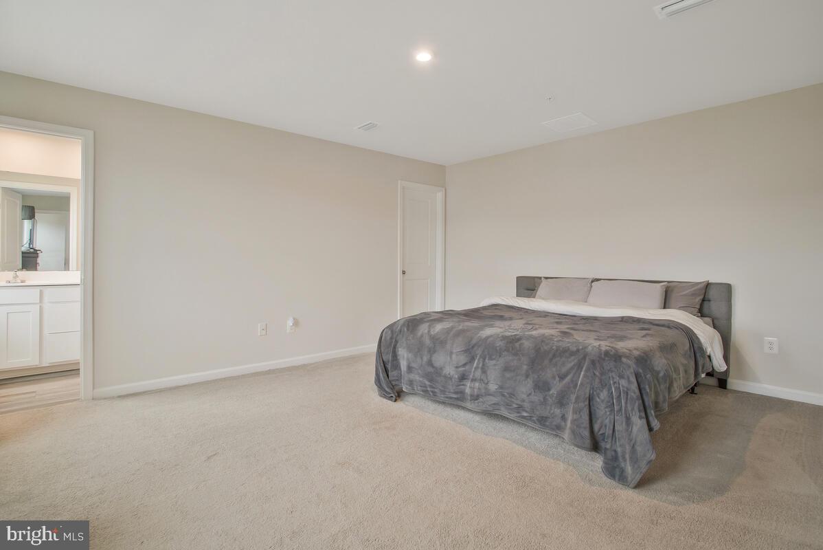 MEADE'S CROSSING - Residential