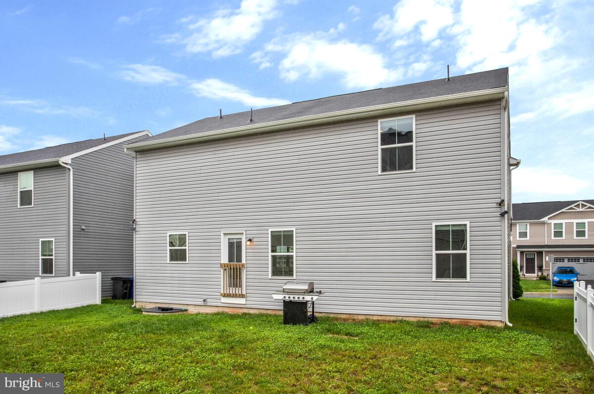 MEADE'S CROSSING - Residential