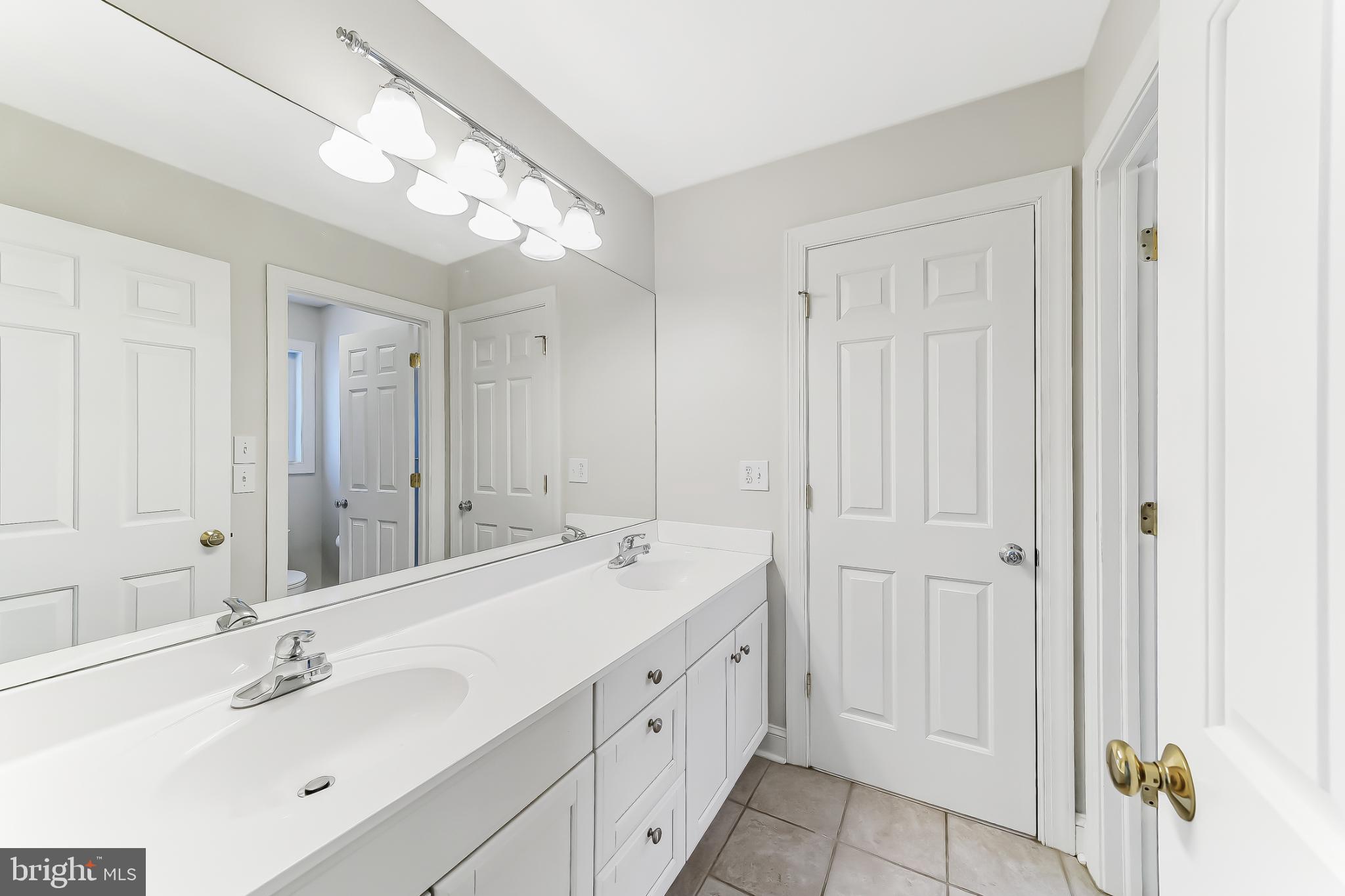 RADNOR HUNT - Residential