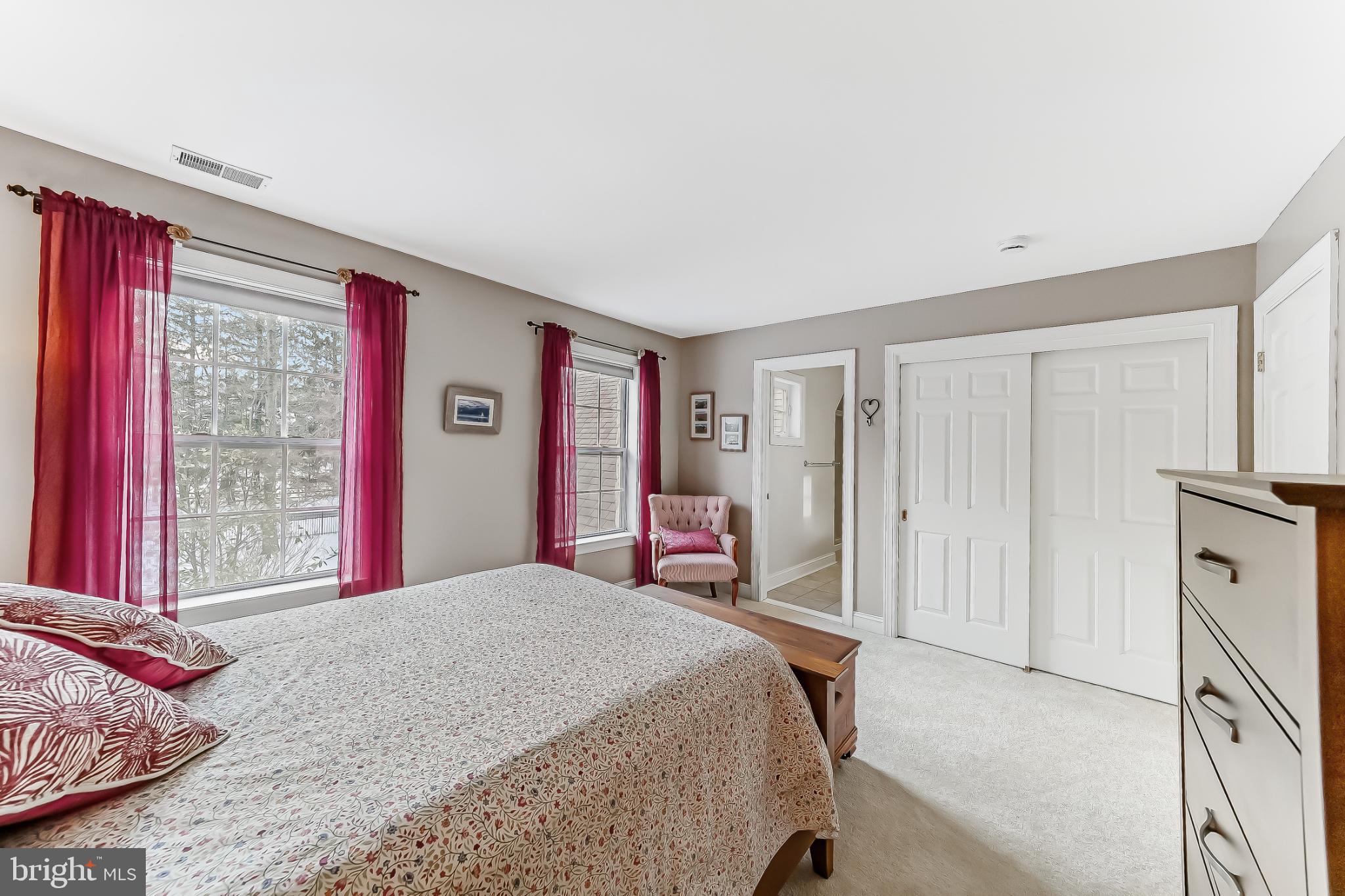 RADNOR HUNT - Residential