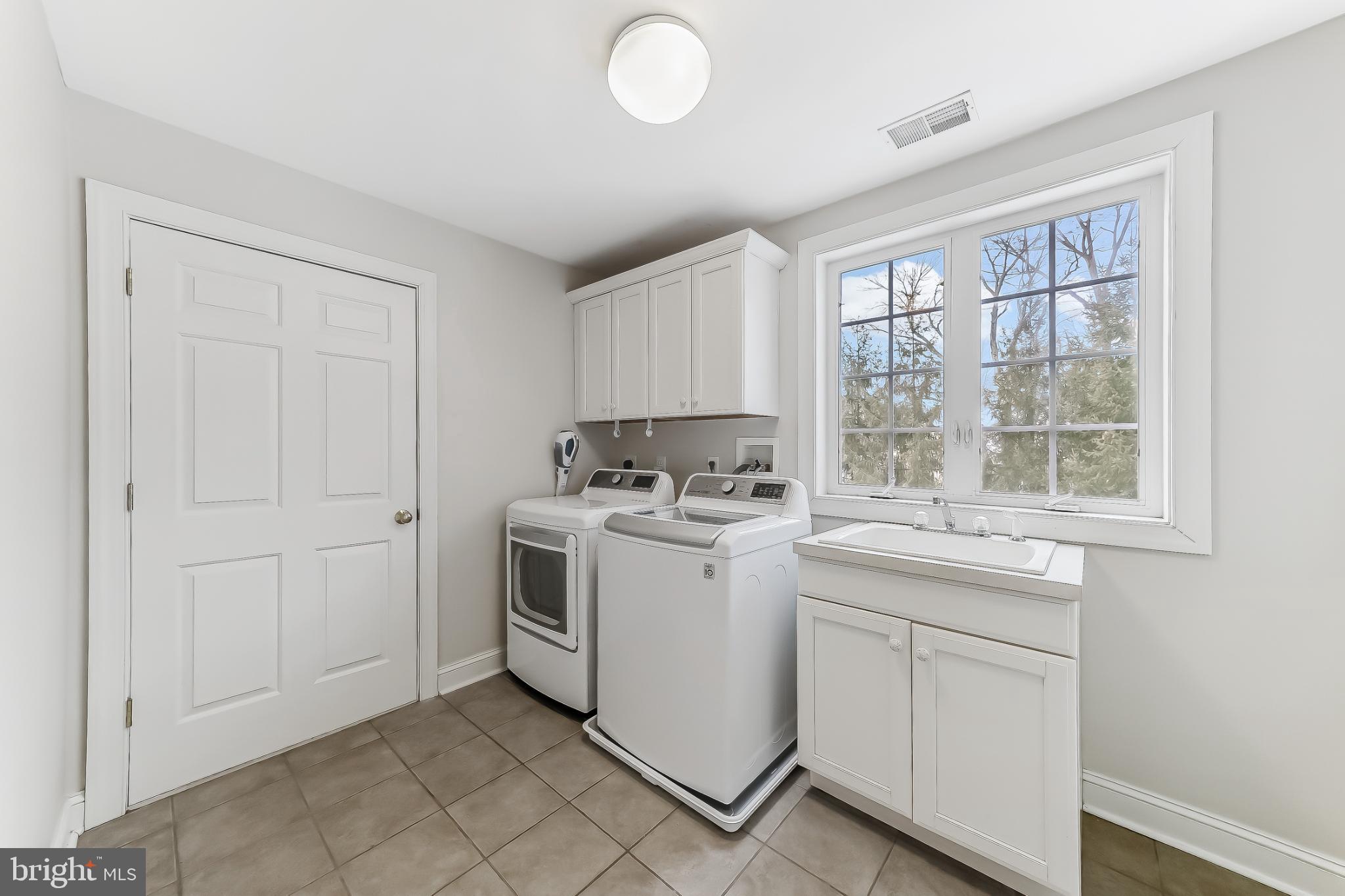 RADNOR HUNT - Residential