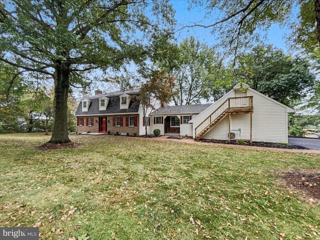 Photo of 1075 Hobart Road, GLENVILLE, PA 17329 (MLS # PAYK2091708)