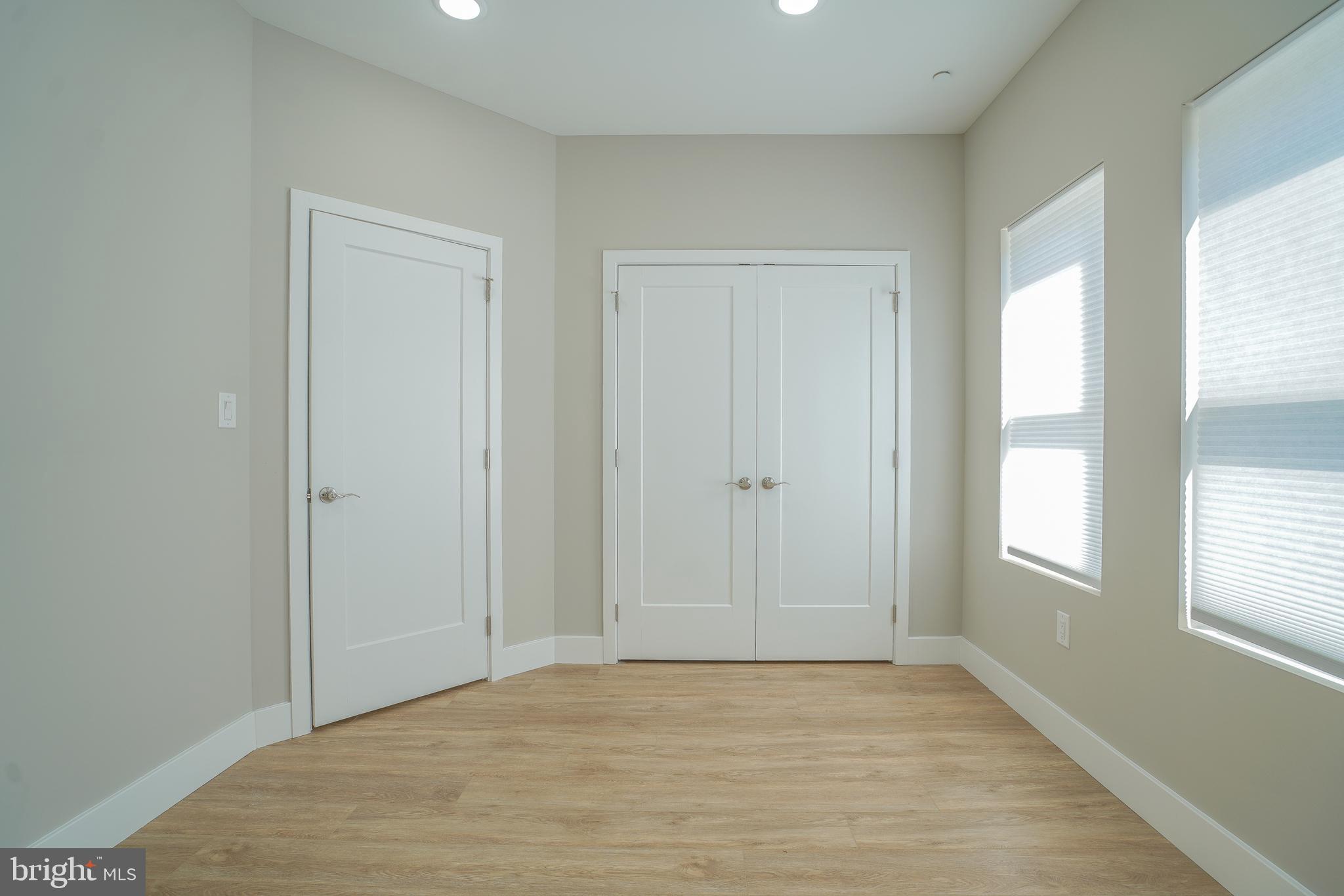 OLDE KENSINGTON - Residential Lease