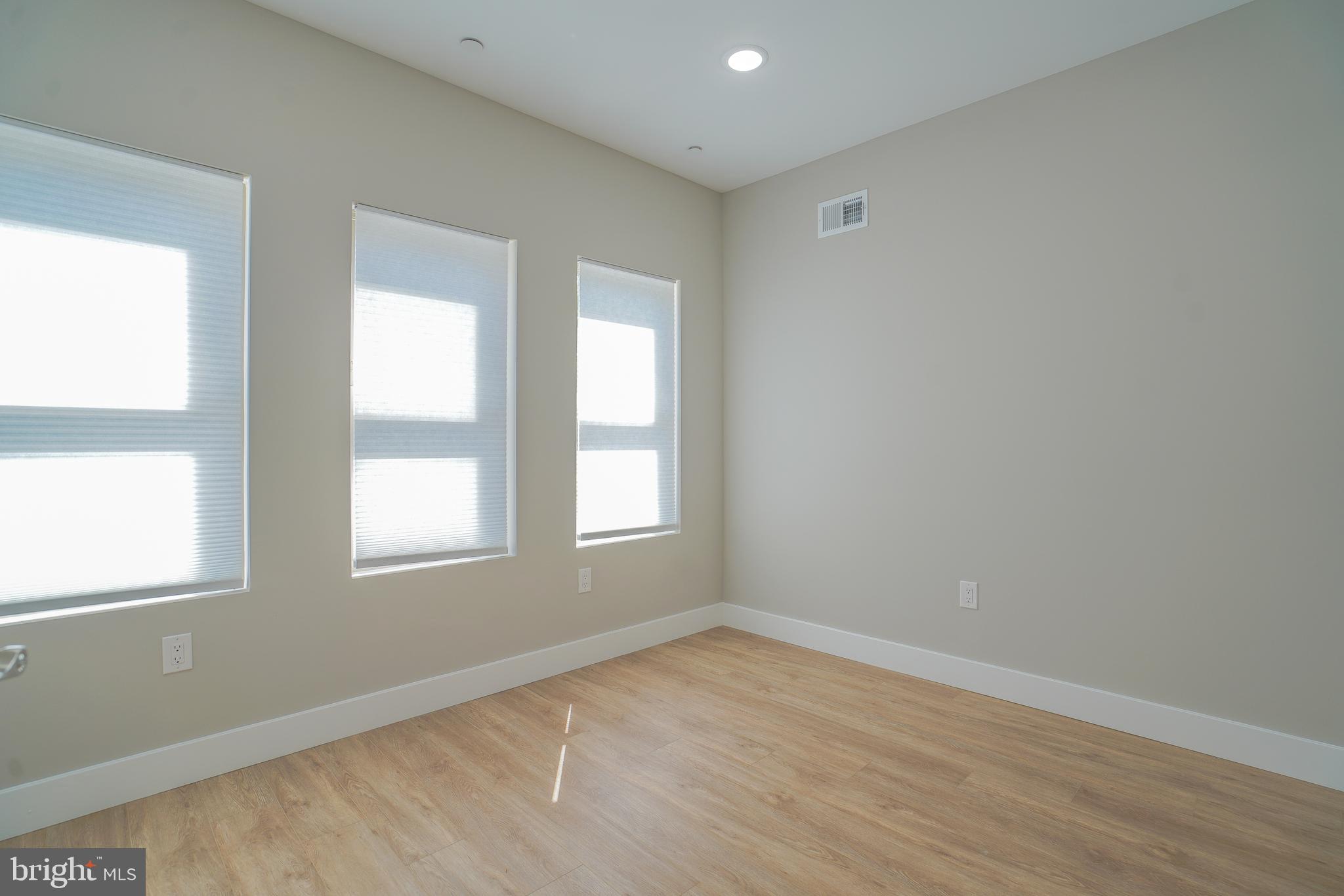 OLDE KENSINGTON - Residential Lease
